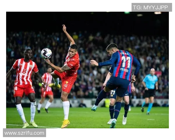 中国明星与足球巨星亲密接触的背后故事与精彩瞬间