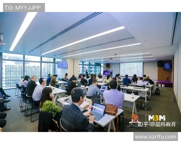 深圳网球队在邀请赛中的团队协作表现分析与点评 深圳网球队在邀请赛中的团队协作表现分析与点评