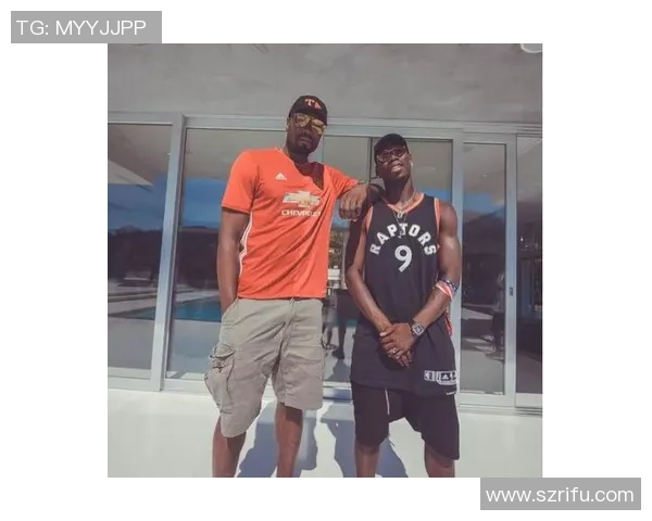 模仿NBA球星与足球明星的风采与技巧探讨